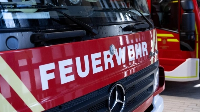 Die Feuerwehr konnte laut Polizei verhindern, dass sich der Brand auf weitere Gebäudeteile ausbreitete. (Symbolbild) (Foto: Sven Hoppe/dpa)