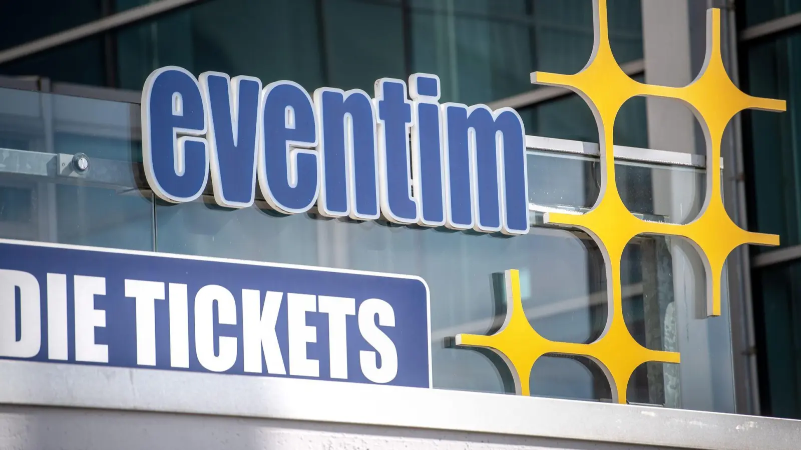 Der Ticketvermarkter CTS Eventim ist in den ersten drei Monaten des Jahres gewachsen. (Archivbild)  (Foto: Sina Schuldt/dpa)