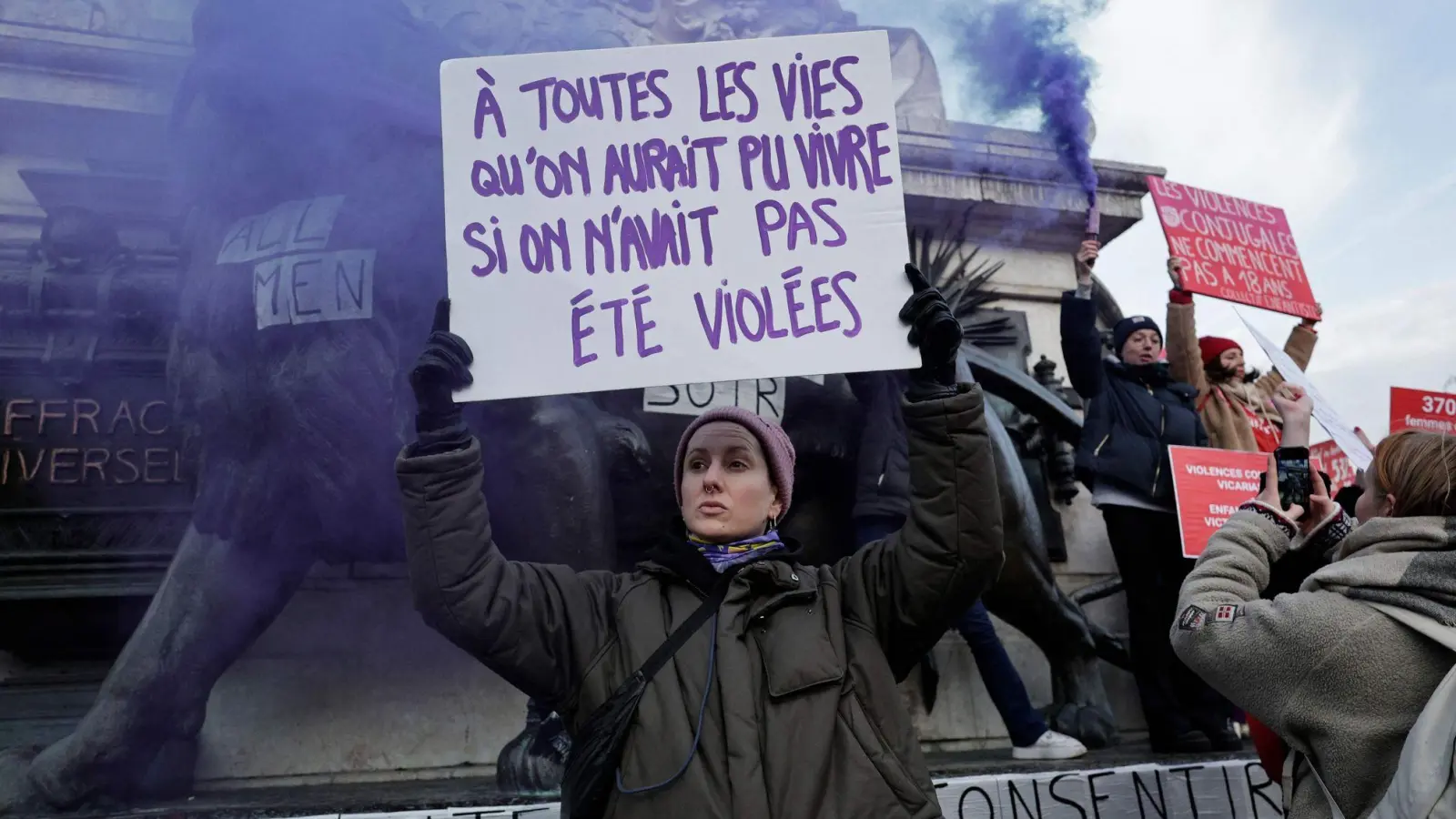 Zehntausende haben in Frankreich gegen sexuelle Gewalt gegen Frauen demonstriert (Foto aktuell). (Foto: Stephane De Sakutin/AFP/dpa)