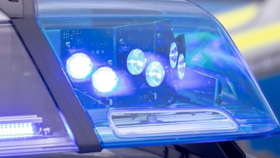 Den Autofahrer erwartet eine Anzeige. (Symbolbild) (Foto: Daniel Karmann/dpa)