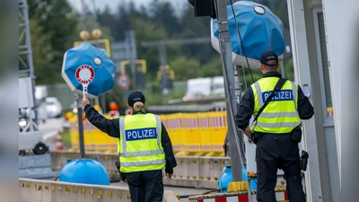 Von Montag an soll an allen deutschen Landgrenzen kontrolliert werden. (Foto: Peter Kneffel/dpa)