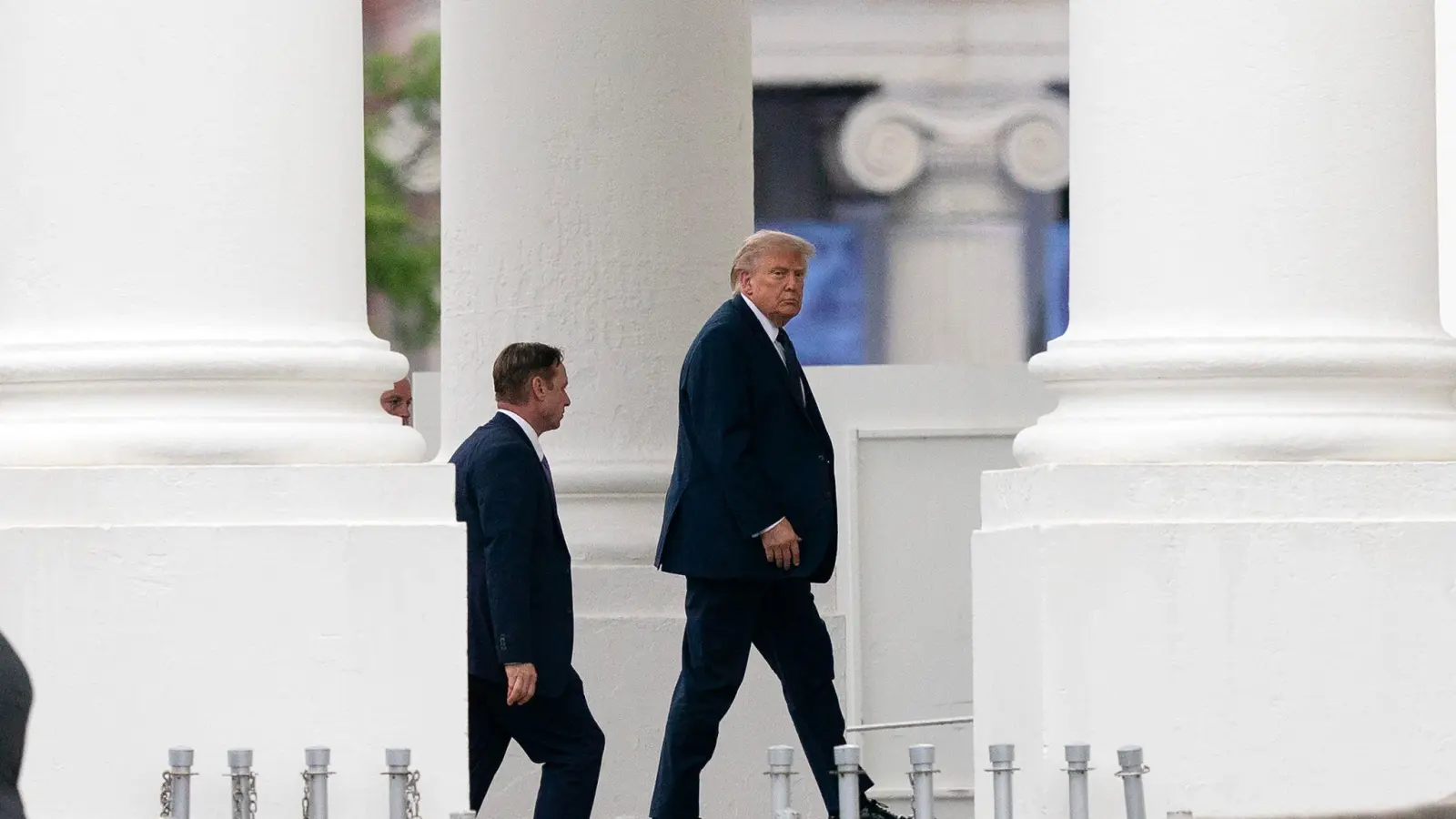 Trump hat sich zu einem möglichen Rahmenabkommen mit dem Iran geäußert. (Foto: Jose Luis Magana/AP/dpa)