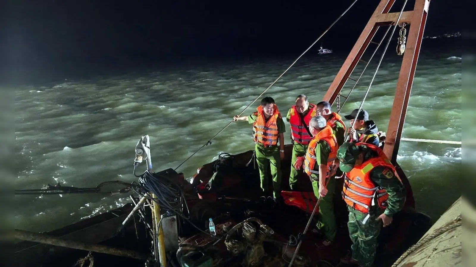 Die Zahl der Opfer stieg auf 38.  (Foto: VNA/Handout via Xinhua/dpa)