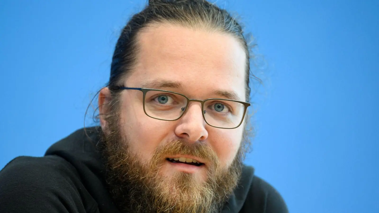 Wurde nach eigenen Angaben ausgeladen: Arne Semsrott (Archivbild). (Foto: Bernd von Jutrczenka/dpa)