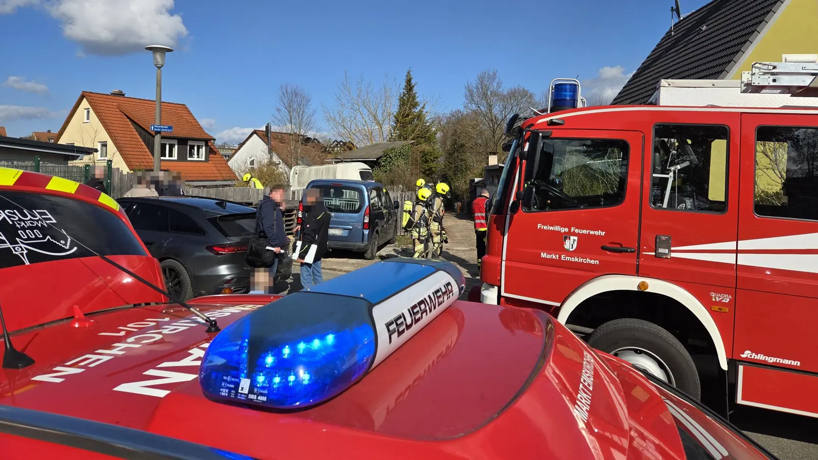 Erneut wurde die Feuerwehr zu einem Einsatz in die Mozartstraße in Emskirchen gerufen – nun wegen eines Gaslecks. (Foto: Rainer Weiskirchen)
