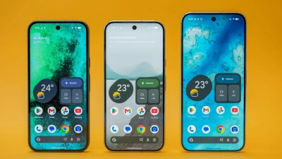 Eine lange Reihe von vorn: Das Google Pixel 11, das Pixel 11 Pro und das Pixel 11 Pro XL (von links nach rechts). (Foto: Nico Tapia/dpa-tmn)