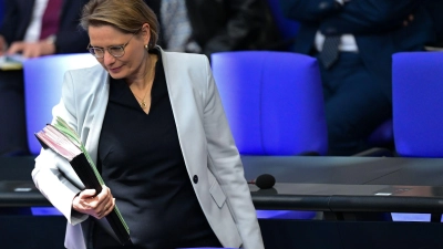 Justizministerin Stefanie Hubig will mit Blick auf digitale Gewalt das Strafrecht nachschärfen. (Archivbild) (Foto: Sebastian Christoph Gollnow/dpa)