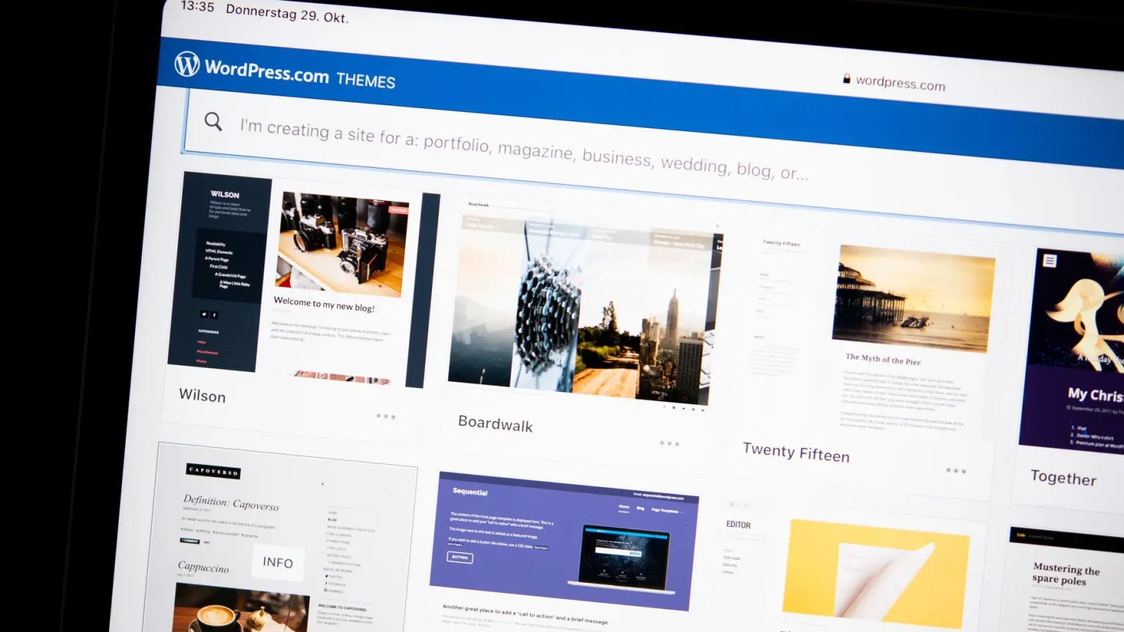 Automatische Updates als Schutzmaßnahme: Für WordPress-Nutzer empfiehlt sich die Aktivierung automatischer Updates, um stets auf dem neuesten Stand zu bleiben. (Foto: Catherine Waibel/dpa-tmn)
