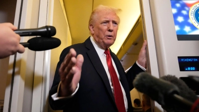 US-Präsident Donald Trump spricht sich für ein Einfrieren des Frontverlaufs aus. (Foto: Mark Schiefelbein/AP/dpa)