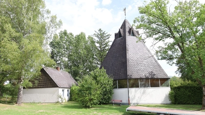 Die Dreieinigkeitskirche in Obereichenbach wird 60 Jahre alt. Gottesdienste gibt es an hohen kirchlichen Feiertagen. Die rumänisch-orthodoxe Gemeinde nutzt die Kirche regelmäßig. (Foto: Alexander Biernoth)