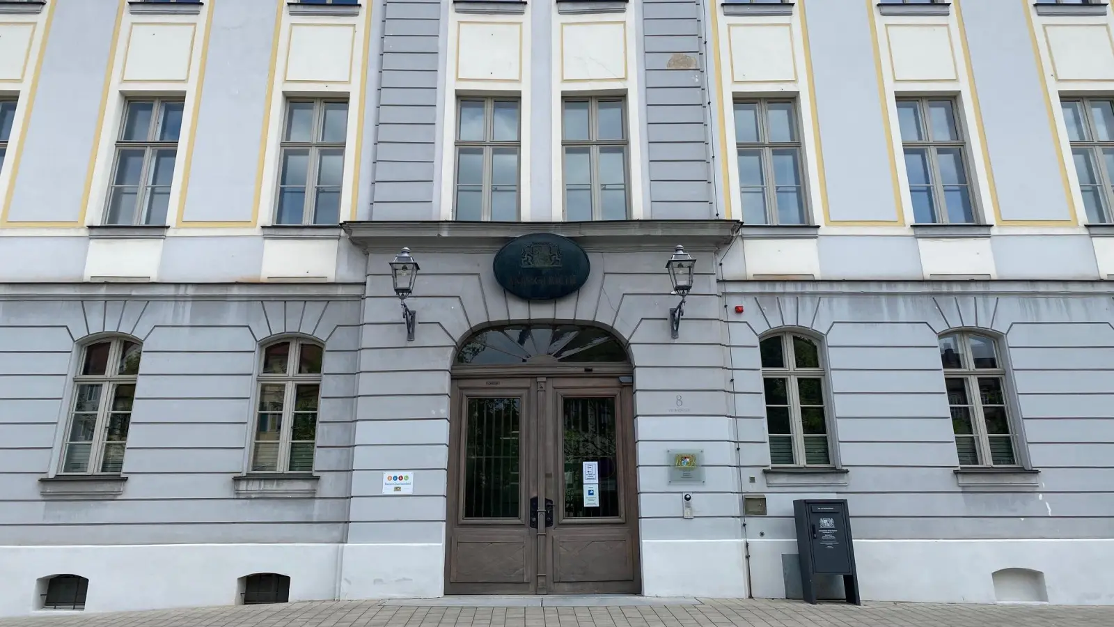 Nur ein Nachbarschaftsstreit oder doch eine Straftat? Am Amtsgericht Ansbach ging es um einen Holzstickel an einer Grundstücksgrenze. (Foto: Manfred Blendinger)