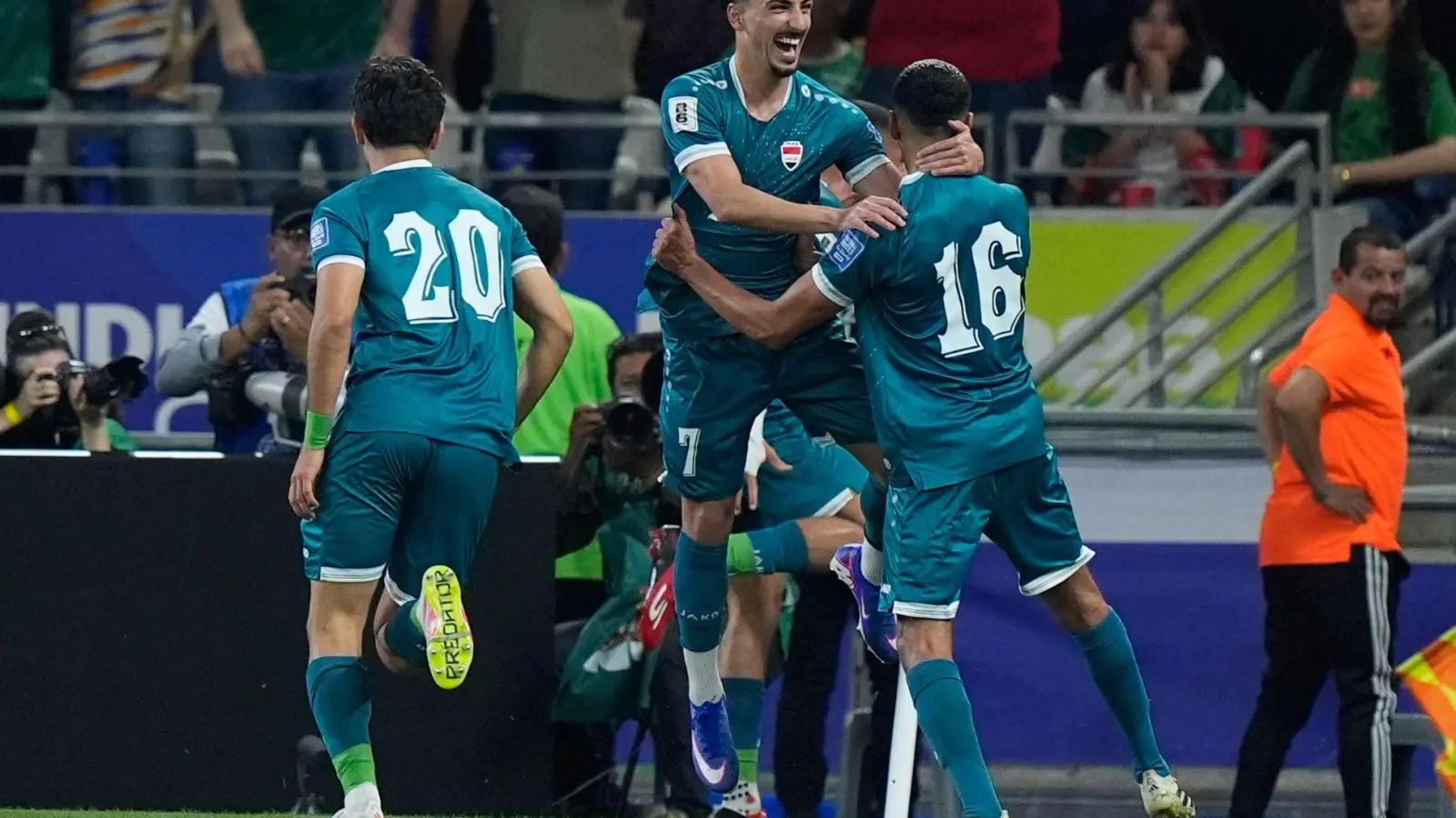 Der Irak hat sich erstmals seit 1986 wieder für eine Fußball-WM qualifiziert. (Foto: Fernando Llano/AP/dpa)