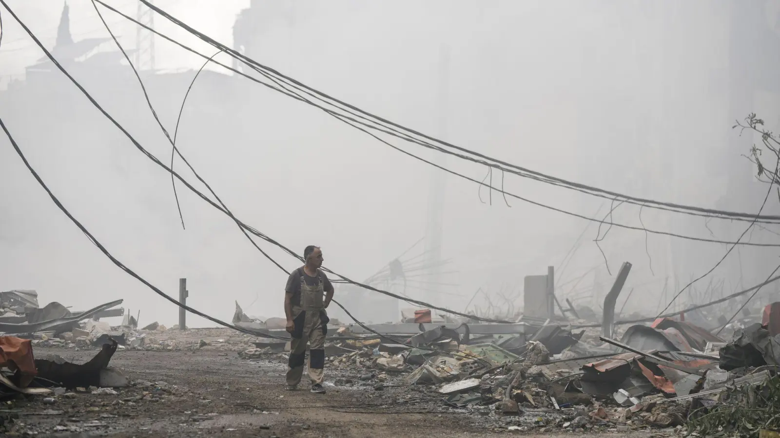 Der Krieg hat im Libanon in vielen Dörfern zu Zerstörung geführt. (Foto: Bilal Hussein/AP)