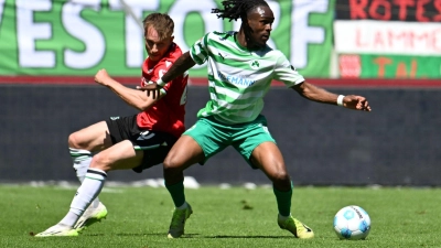 Fürther Torschütze: Noel Futkeu (r). (Foto: Swen Pförtner/dpa)