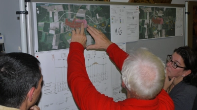 Seit vielen Jahren wird über eine Umgehung für Linden debattiert. Dazu gab es etliche Planungsalternativen, die von den Bürgerinnen und Bürgern rege debattiert wurden. (Archivfoto: Ulli Ganter)