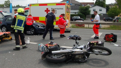 Ein Senior ist mit seinem Motorrad nach einem Vorfahrtsfehler auf der B470 verunglückt. (Foto: Christa Frühwald)