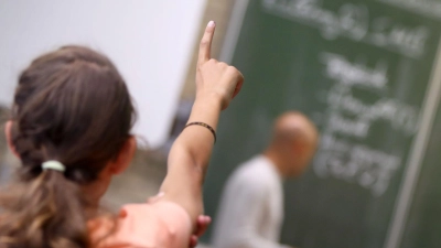 Die Grundschulen geben für jedes Kind Empfehlungen. Dabei schauen die Pädagogen unter anderem auch auf die Eigeninitiative. (Foto: Daniel Karmann/dpa)