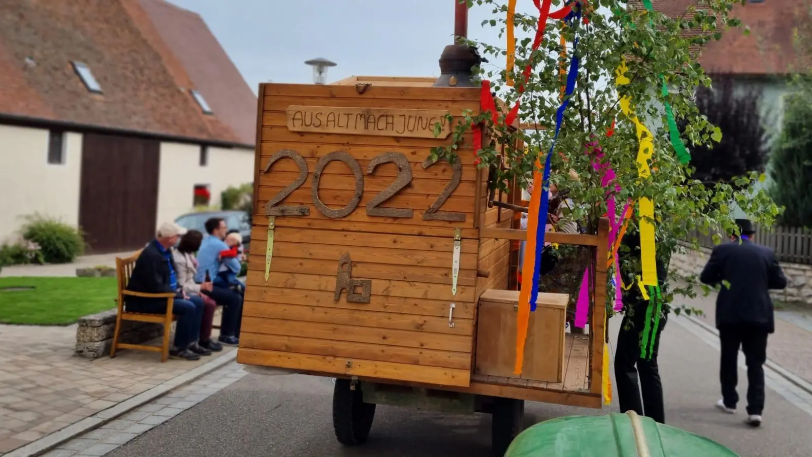 „Aus alt mach jung”: Die Altweibermühle ist auch in diesem Jahr Teil des Kerwaumzuges.  (Foto: Angelina Kolb)