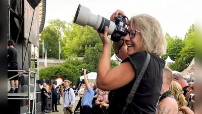 Fotografin Arlett Ströbel in Action beim Peter-Maffay-Konzert. (Foto: Katrin Rogowski)