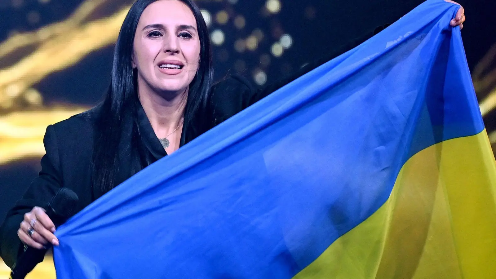 Die ukrainische Sängerin Jamala während der Show „Germany 12 Points - der deutsche ESC-Vorentscheid“ im März vergangenen Jahres. (Foto: Britta Pedersen/dpa)