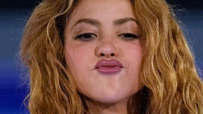 Shakira feiert einen Freispruch in Spanien. (Archivbild) (Foto: Silvia Izquierdo/AP/dpa)