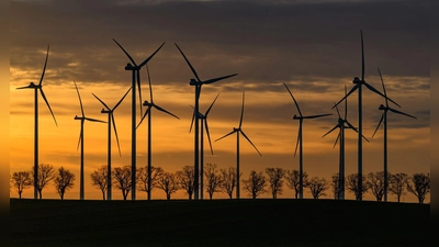 Der Stromanbieter hat Ökostrom-Tarife im Angebot? Das muss nicht unbedingt heißen, dass er sich auch am Ausbau erneuerbarer Energien beteiligt.  (Foto: Patrick Pleul/dpa)
