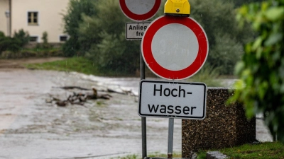 Auch in Bayern sorgten hohe Wasserstände von Flüssen für Überschwemmungen. (Foto: Armin Weigel/dpa)