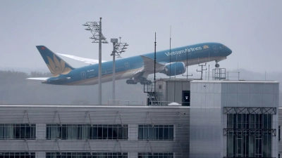 Fast 290 Menschen waren an Bord einer Maschine von Vietnam Airlines, als es zu dem Vorfall kam. (Symbolbild) (Foto: Karl-Josef Hildenbrand/dpa)