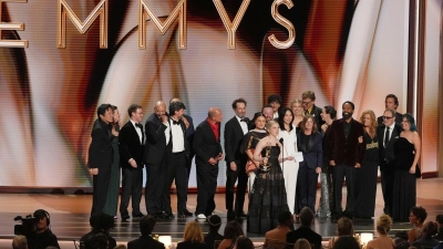 „Widow's Bay“ wurde zum Überraschungssieger der diesjährigen Emmys.  (Foto: Chris Pizzello/Invision/AP/dpa)