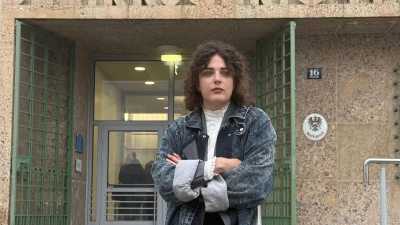 Für einen Biss in den Po eines Kollegen muss die Schauspielerin Anna Werner Friedmann 2.100 Euro Geldbuße bezahlen. (Foto: Matthias Röder/dpa)