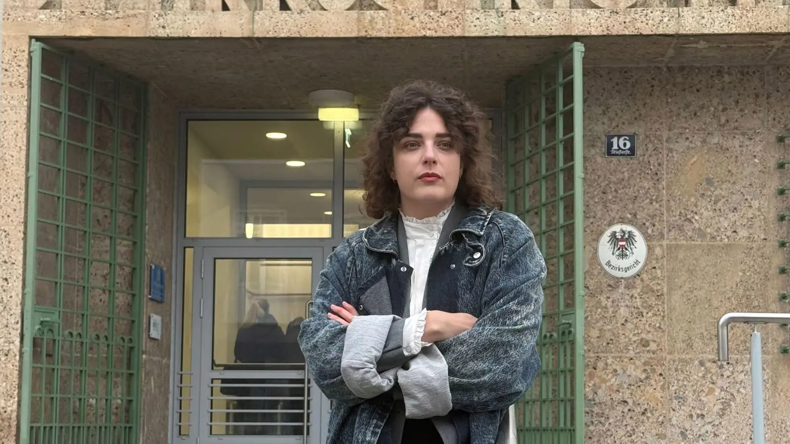 Für einen Biss in den Po eines Kollegen muss die Schauspielerin Anna Werner Friedmann 2.100 Euro Geldbuße bezahlen. (Foto: Matthias Röder/dpa)