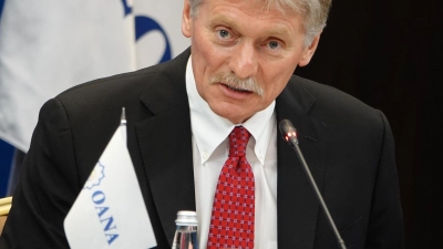 Kremlsprecher Dmitri Peskow sieht Russland nicht in der Verantwortung für die langsamen Verhandlungen. (Archivbild) (Foto: Ulf Mauder/dpa)