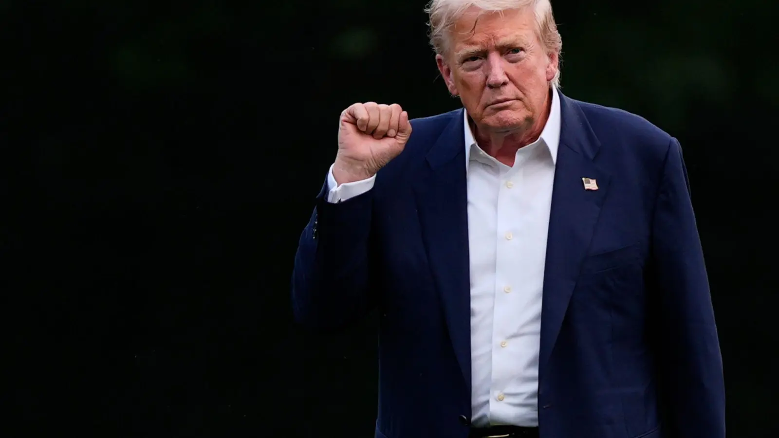 Trump kündigt Zölle auf indische Produkte an und stellt einen Bezug zu Russland her. (Foto: Julia Demaree Nikhinson/AP/dpa)