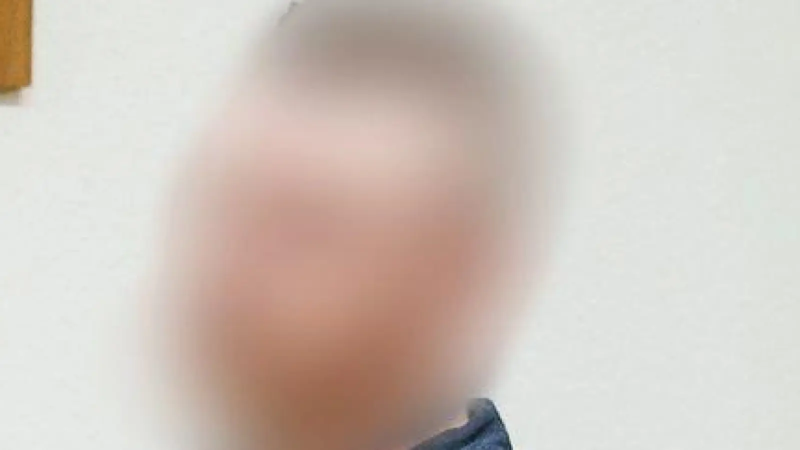 Der Angeklagte äußert sich vor Gericht nicht selbst zu den Vorwürfen. (Archivbild) (Foto: Andreas Arnold/dpa)