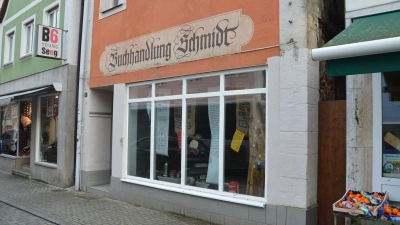 Hier in der Bamberger Straße 3 war bis vor etwas über einem Jahr die „echte” Buchhandlung Schmidt zu Hause – nun soll hier ein Lese- und Begegnungscafé entstehen.  (Foto: Patrick Lauer )