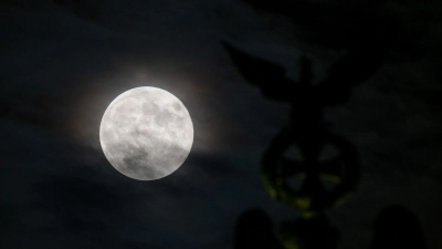 Der Mond kommt der Erde näher. (Archivbild) (Foto: Soeren Stache/dpa)