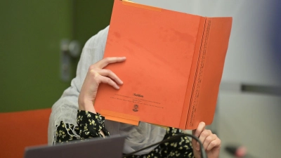Wegen Mitgliedschaft im Islamischen Staat läuft in München ein Prozess gegen eine 38-Jährige aus Oberfranken.   (Foto: Malin Wunderlich/dpa)