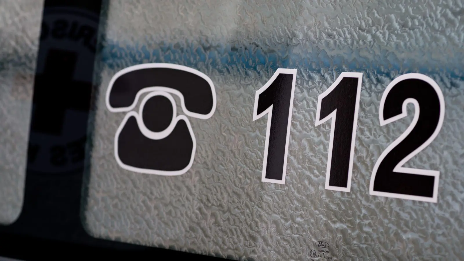 Ein Rettungswagen brachte die verletzte Mutter in ein Krankenhaus. (Symbolbild) (Foto: David-Wolfgang Ebener/dpa)