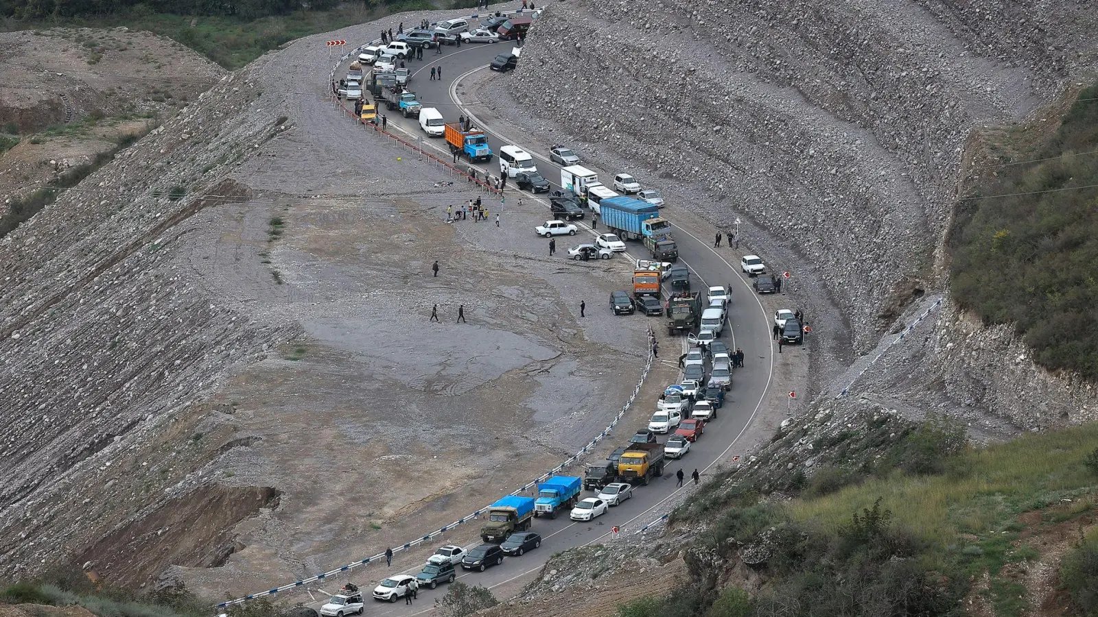 Im September 2023 brachten aserbaidschanische Truppen die Konfliktregion Berg-Karabach wieder unter ihre Kontrolle - mehr als 100.000 Karabach-Armenier flohen. (Archivbild) (Foto: Vasily Krestyaninov/AP)