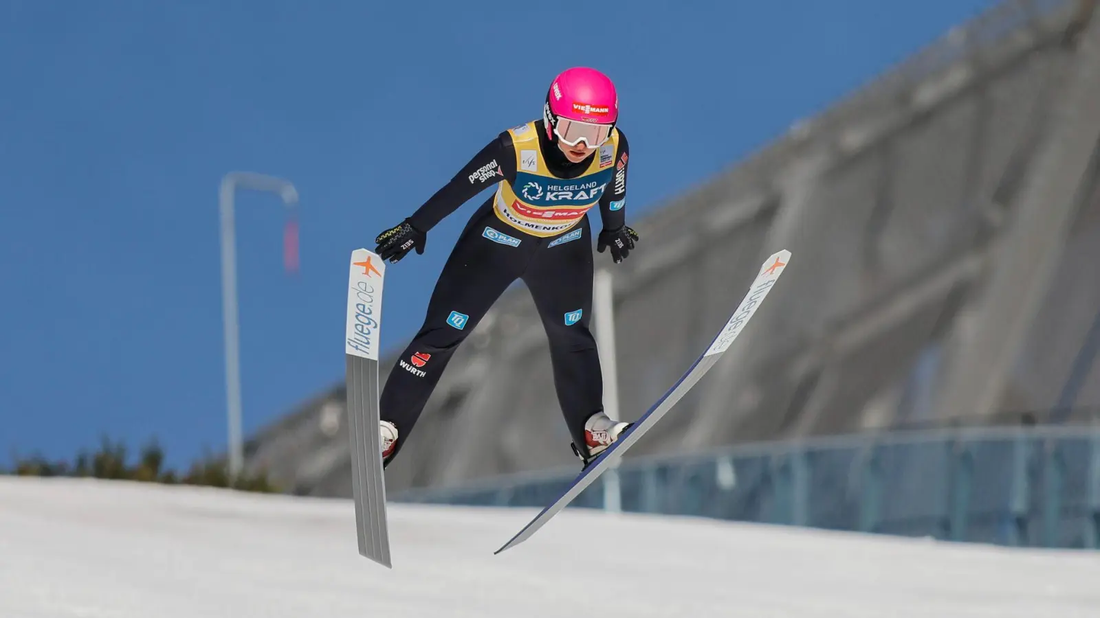 Kombiniererin Nathalie Armbruster beim Skispringen in Oslo. (Foto: Christoffer Andersen/NTB/dpa)