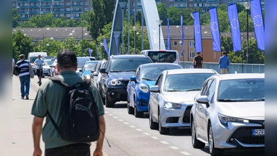 Zahlreiche Autos in der EU sind Firmenwagen. (Archivbild)  (Foto: Patrick Pleul/dpa)