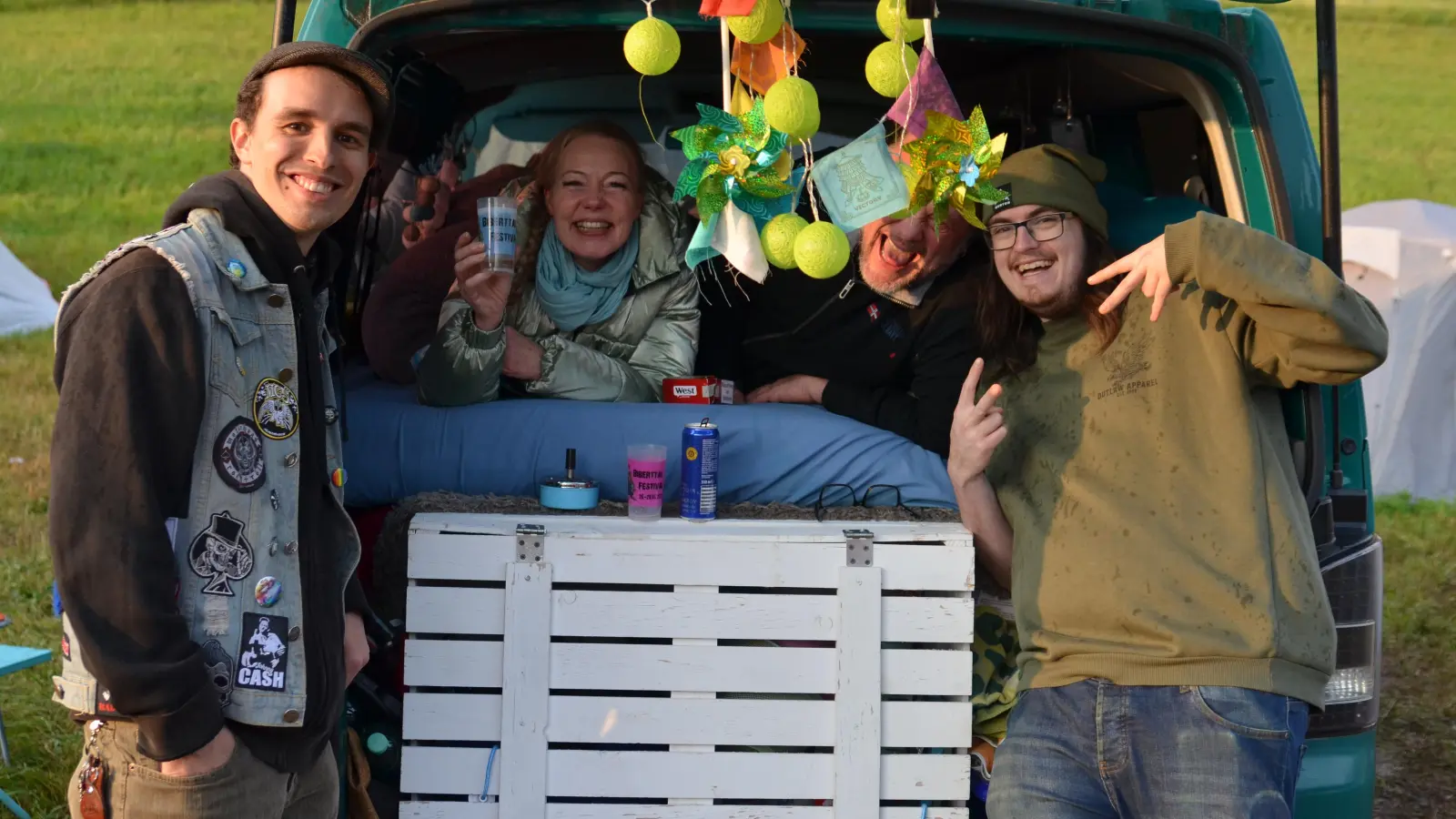 Am Campingplatz: Gemütliches Beisammensein. (Foto: Yvonne Neckermann)