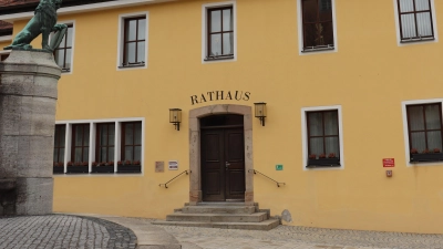 Im Heilsbronner Rathaus hat mit Eva Didion künftig eine Sozialdemokratin das Sagen. 18 Jahre hatte Heilsbronn einen CSU-Bürgermeister, davor 24 Jahre einen der Freien Wähler. (Foto: Antonia Müller)