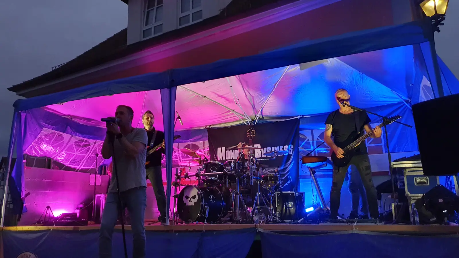Die Band „Monkey Business” - An der Alten Weed. (Foto: Anna Franck)