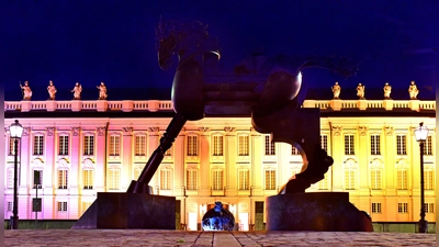 Auch die neuen Stadtführungen starten jeweils am „Anscavallo” auf dem Ansbacher Schloßplatz (Foto: James Edward Albright Jr)
