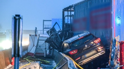 Bei dem Unfall Mitte Januar war eine 54-Jährige gestorben, ein 64-Jähriger wurde schwer verletzt. (Archivbild) (Foto: Jason Tschepljakow/dpa)