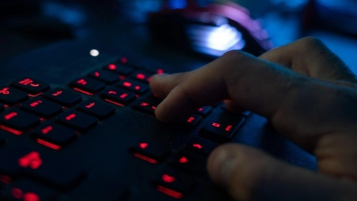 Um Kriminellen das Handwerk zu legen, will die CSU Verkehrsdaten im Internet ein halbes Jahr speichern. (Symbolbild) (Foto: Nicolas Armer/dpa)