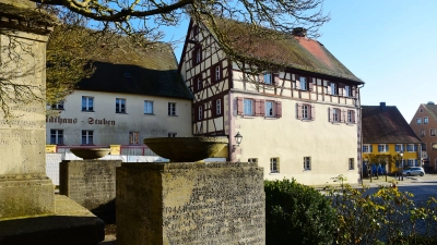 Der Umbau der ehemaligen Brauerei Hellein samt Verbindung zum Rathaus und die Neugestaltung des Marktplatzes werden die Haushalte der Stadt Merkendorf in den kommenden Jahren maßgeblich bestimmen. (Foto: Irmeli Pohl)