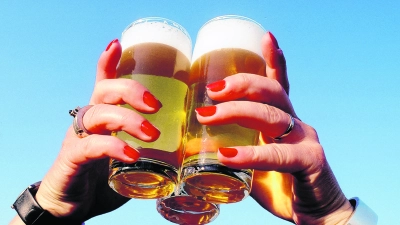 Wir wünschen Ihnen gesellige und genussvolle Stunden! (Foto: Pixabay)