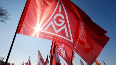 Bundesweit will die IG Metall am 21. September gegen weitere Einschnitte für Beschäftigte der Automobilbranche protestieren. (Symbolbild) (Foto: Thomas Banneyer/dpa)